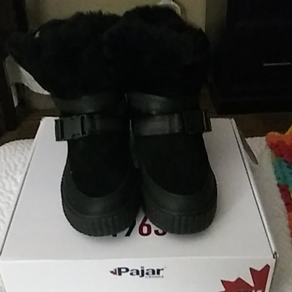 Pajar Canada Shearling Lined Boots